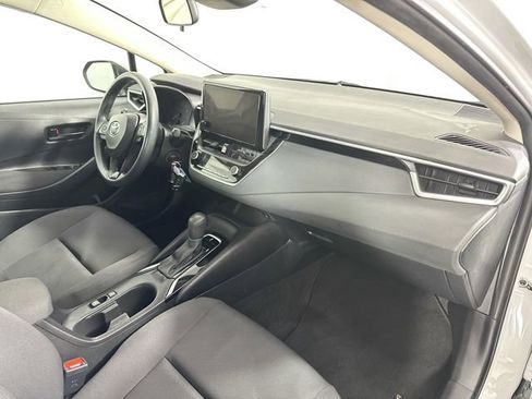 Used 2024 Toyota Corolla LE image 27