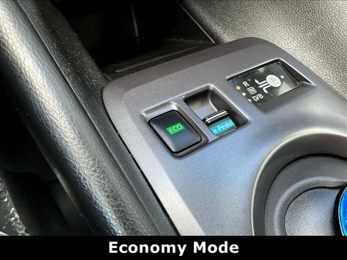 Used 2022 Nissan Leaf S FWD image 14