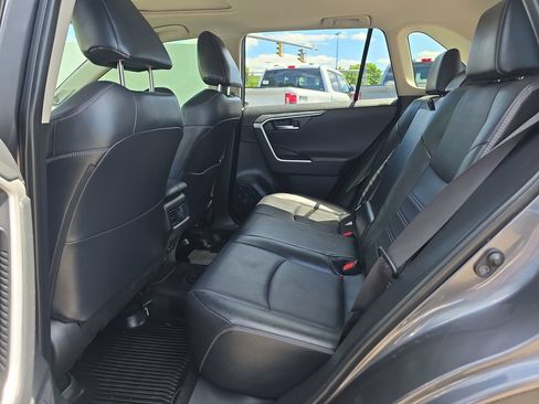 Used 2019 Toyota RAV4 Limited w/ Advanced Technology Package AWD/4WD image 17