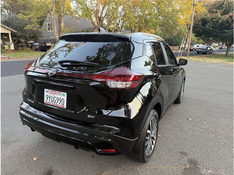 Used 2023 Nissan Kicks SV FWD image 5