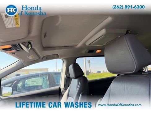 Used 2023 Honda Odyssey Touring image 5