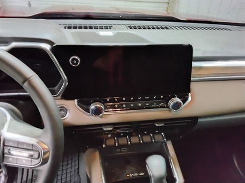Used 2024 GMC Canyon Denali AWD/4WD image 12