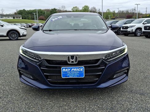 Used 2018 Honda Accord Touring image 2