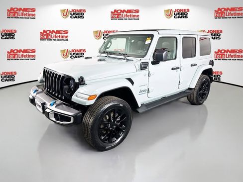 Used 2023 Jeep Wrangler Unlimited Sahara w/ Cold Weather Group image 14