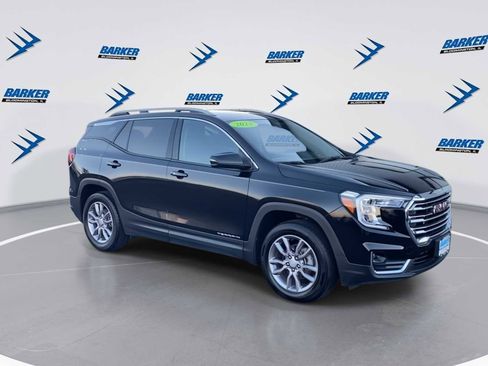Used 2023 GMC Terrain SLT image 2