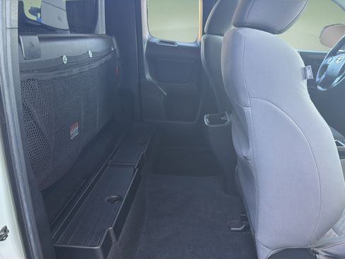 Used 2022 Toyota Tacoma SR RWD image 16