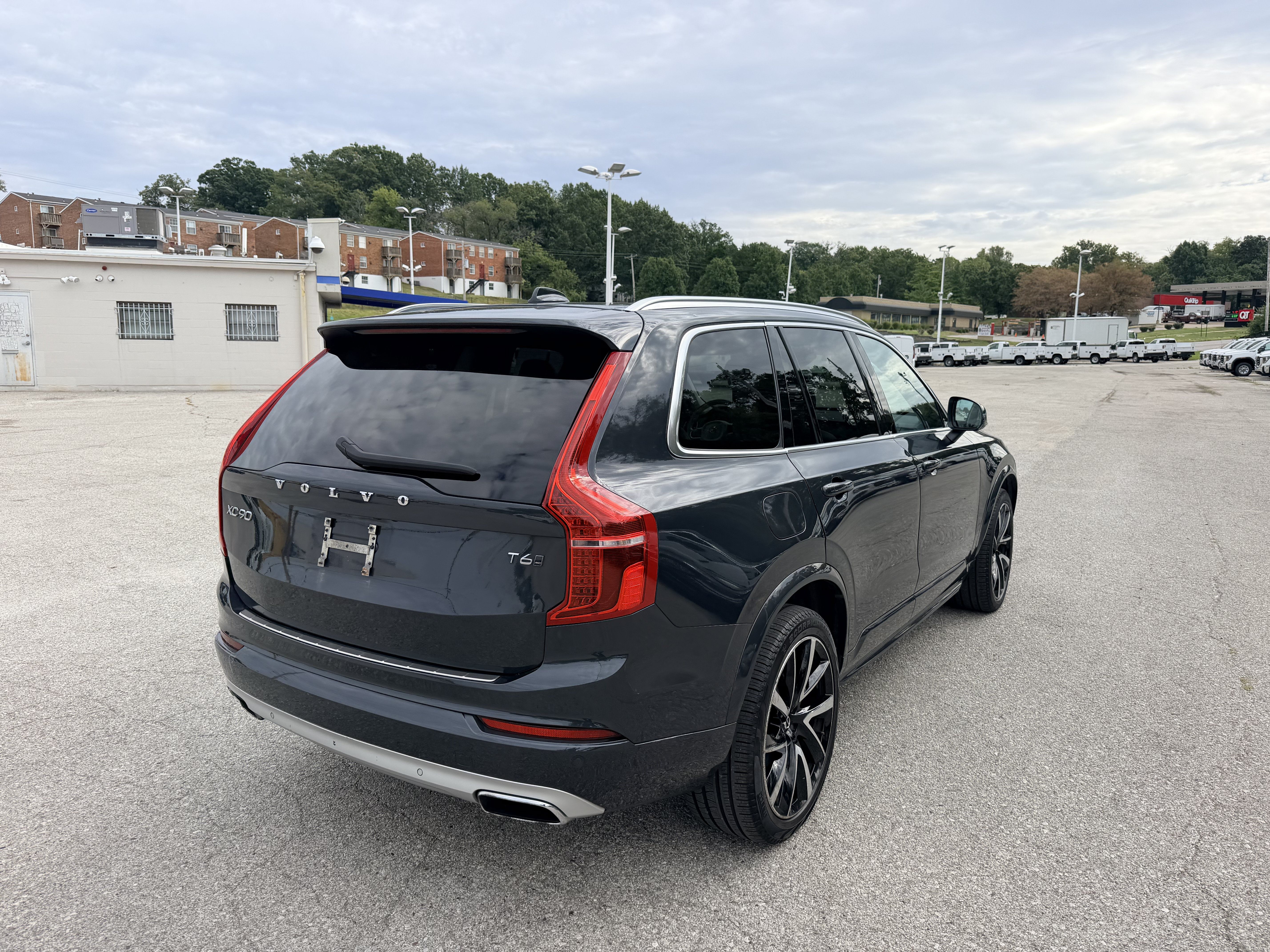 Used 2021 Volvo XC90 T6 Momentum w/ Advanced Package AWD/4WD image 6