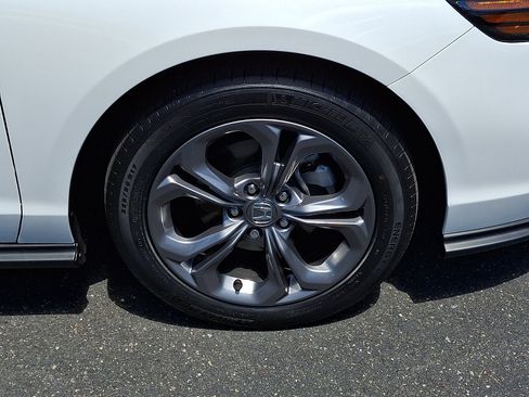 Used 2024 Honda Accord EX image 8