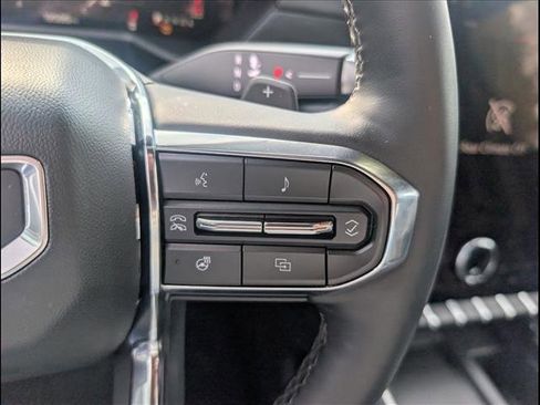 Used 2025 GMC Acadia Elevation image 9