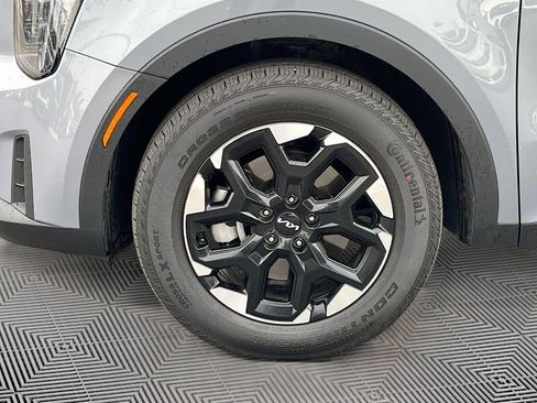 Certified 2025 Kia Sorento S w/ Panoramic Sunroof Package FWD image 11