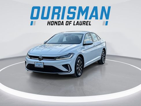 Used 2025 Volkswagen Jetta S image 4