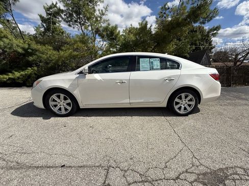 Used 2011 Buick LaCrosse CXL image 3