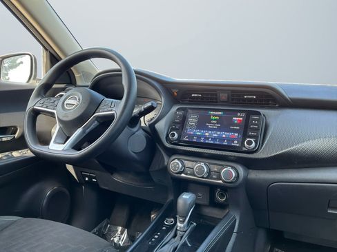 Used 2024 Nissan Kicks SV FWD image 13