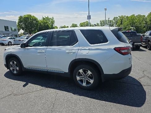 Used 2023 Honda Pilot EX-L image 9