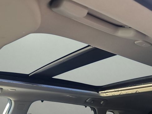 Used 2023 Nissan Rogue SL w/ SL Premium Package image 8