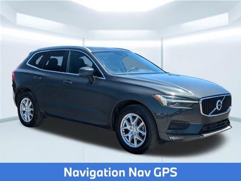 Used 2021 Volvo XC60 T5 Momentum w/ Premium Package FWD image 9