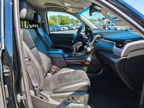 Used 2017 GMC Yukon SLT AWD/4WD image 12