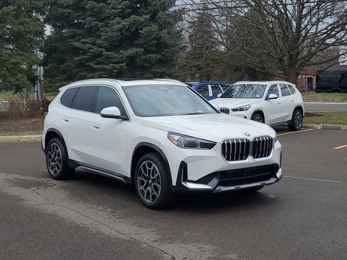New 2026 BMW X1 xDrive28i w/ Convenience Package AWD/4WD image 4