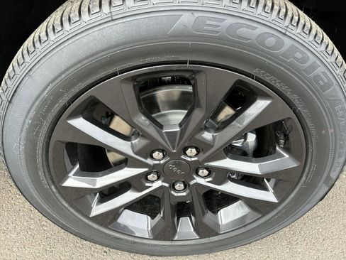 New 2026 Jeep Grand Cherokee L Limited image 4