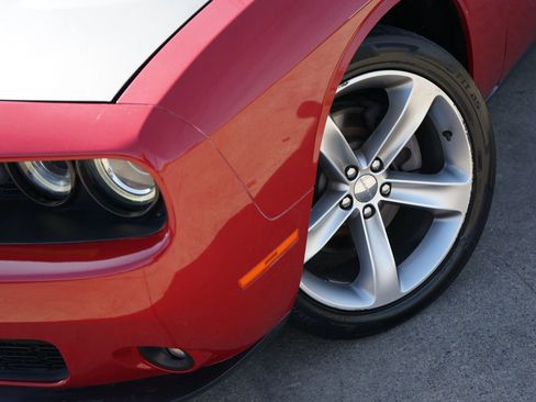 Used 2016 Dodge Challenger R/T w/ Driver Convenience Group image 12