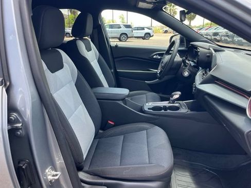 Used 2026 Chevrolet Trax RS FWD image 21