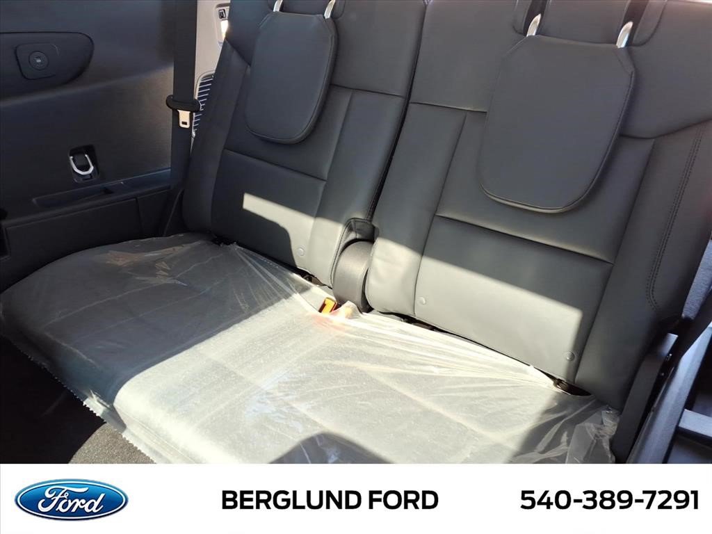 New 2026 Ford Explorer Active w/ Active Comfort Package AWD/4WD image 10