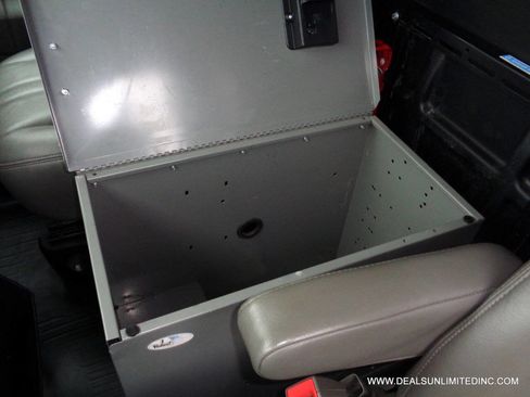 Used 2019 Chevrolet Express 2500 w/ Driver Convenience Package image 16