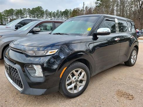 Used 2022 Kia Soul LX w/ Technology Package image 3