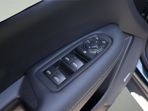 Certified 2026 Cadillac XT5 Luxury FWD image 12