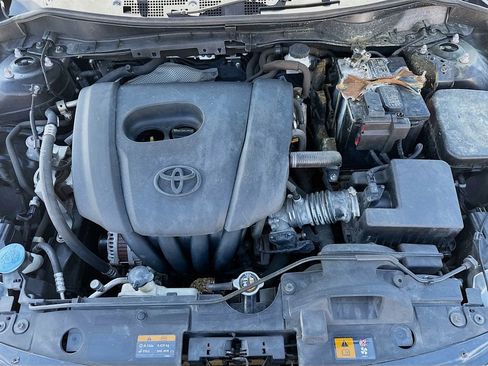 Used 2019 Toyota Yaris L image 28