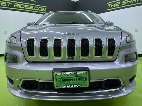 Used 2017 Jeep Cherokee Overland w/ Technology Group image 3