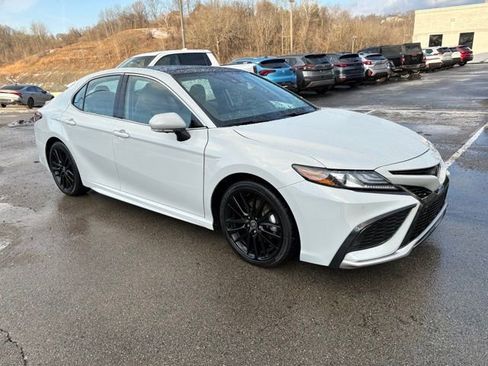 Used 2023 Toyota Camry XSE image 7