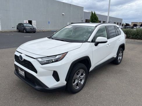 Used 2024 Toyota RAV4 XLE w/ Convenience Package AWD/4WD image 1
