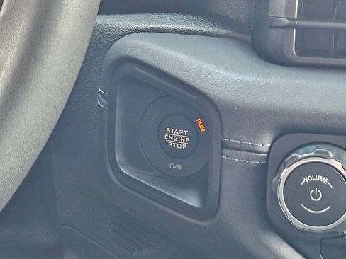 Used 2025 Jeep Wrangler Unlimited Rubicon AWD/4WD image 15
