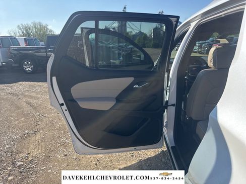 Used 2023 Chevrolet Traverse Premier AWD/4WD image 23
