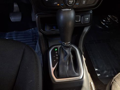 Used 2020 Jeep Renegade Altitude FWD image 11