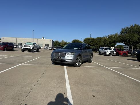Used 2022 Lincoln Corsair FWD w/ Premium Package image 1