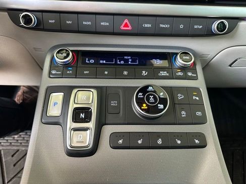 Used 2024 Hyundai Palisade Limited AWD/4WD image 22