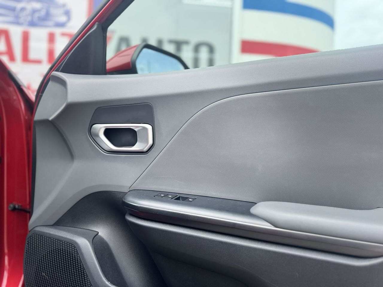 Used 2025 Kia K4 FWD image 50