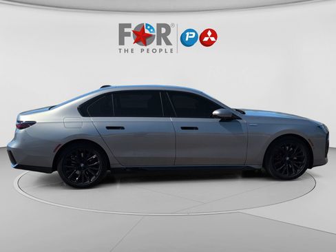Used 2023 BMW 740i RWD image 8