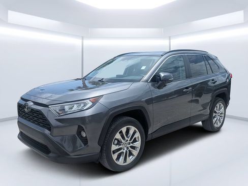 Used 2021 Toyota RAV4 XLE Premium FWD image 7