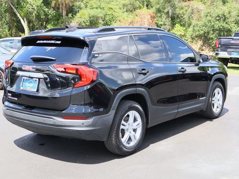 Used 2019 GMC Terrain SLE w/ Driver Convenience Package FWD image 9
