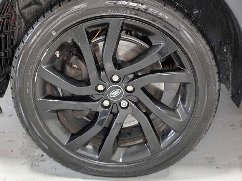 Used 2018 Land Rover Discovery Sport HSE image 3