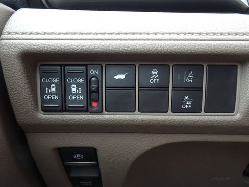 Used 2019 Honda Odyssey EX-L image 18