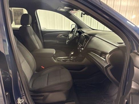 Used 2023 Chevrolet Traverse LT FWD image 23