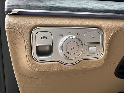 New 2026 Mercedes-Benz GLS 450 4MATIC image 36