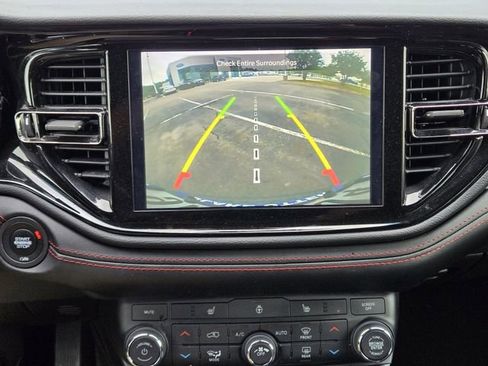 Used 2025 Dodge Durango GT RWD image 17