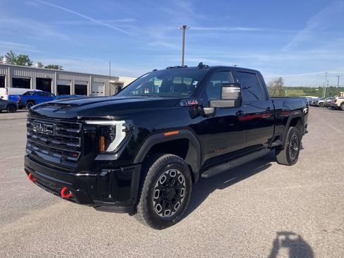 New 2026 GMC Sierra 3500 AT4 w/ LPO, Black Badging Package AWD/4WD image 8