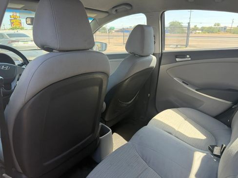 Used 2015 Hyundai Accent GLS FWD image 17