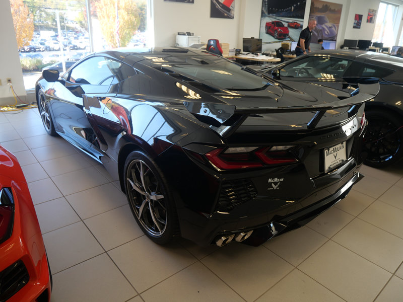 Used 2023 Chevrolet Corvette Stingray Premium Cpe w/ Z51 Performance Package RWD image 3